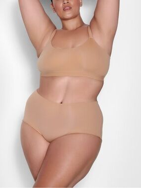SKIMS FITS EVERYBODY Scoop Bralette Ochre S